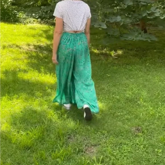 Stylish Wide Leg Palazzo Pants - Size Small - Picture 6 of 7